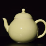 Porcelain Teapot - Pale Pear Yellow